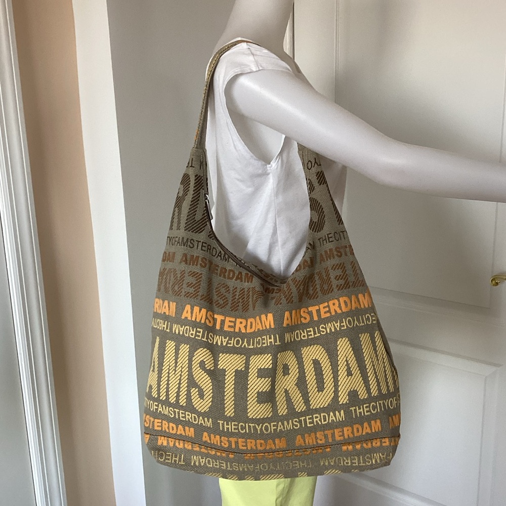 Robin Ruth hobo bag. - Picture 12 of 12